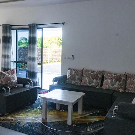 4 U Luxury Bungalows Diani Diani Beach Exterior foto