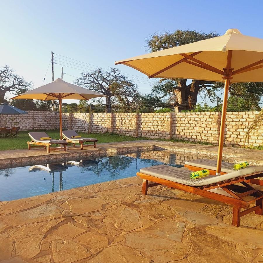 4 U Luxury Bungalows Diani Diani Beach Exterior foto