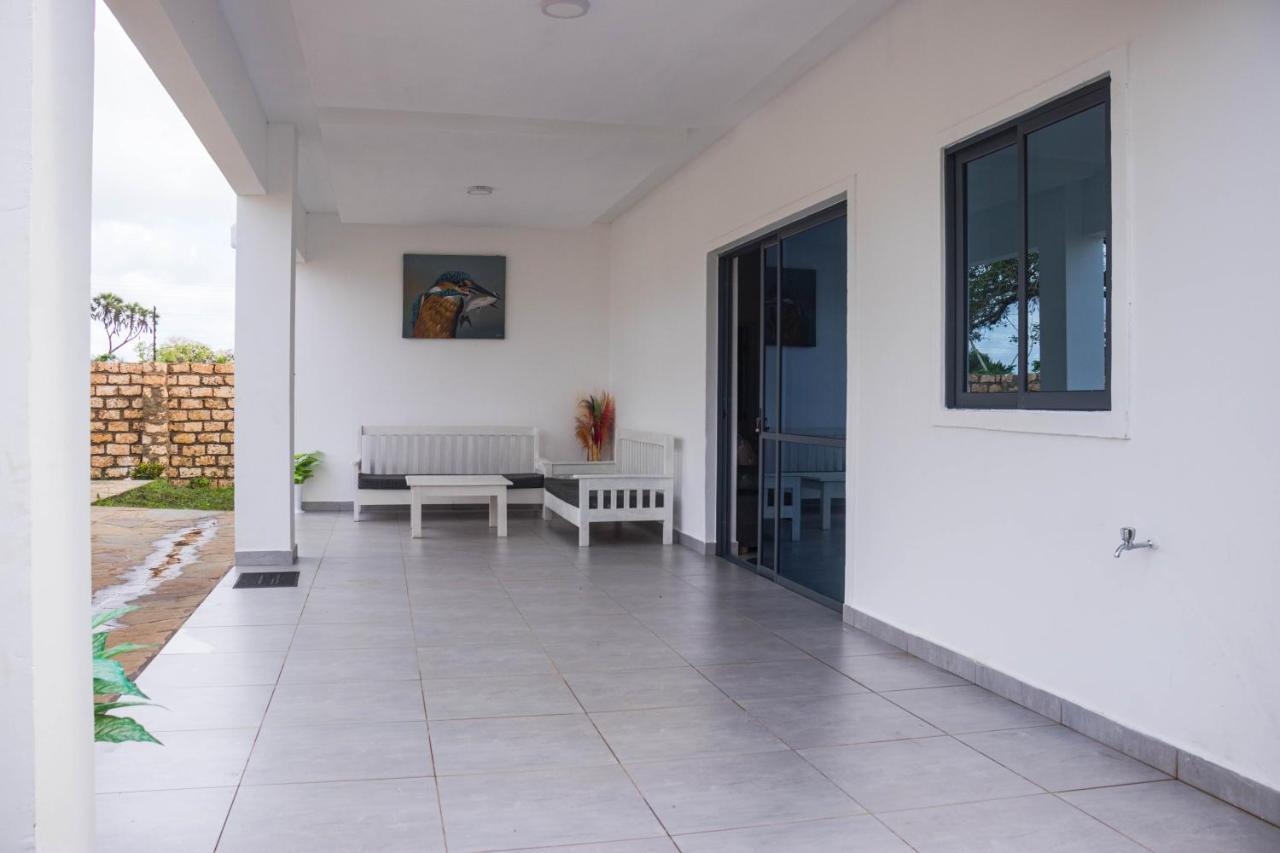 4 U Luxury Bungalows Diani Diani Beach Exterior foto