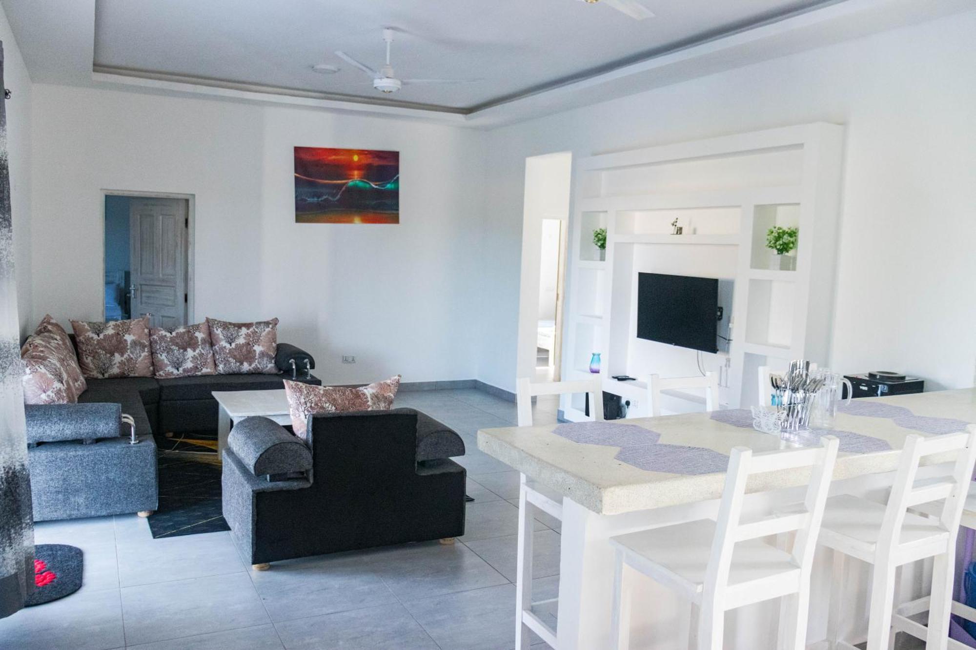 4 U Luxury Bungalows Diani Diani Beach Exterior foto