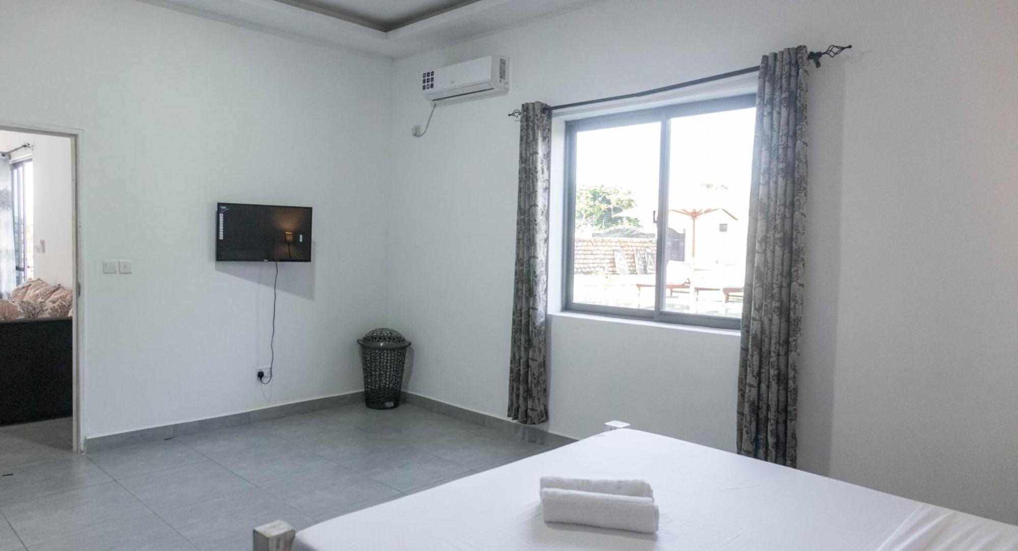 4 U Luxury Bungalows Diani Diani Beach Exterior foto